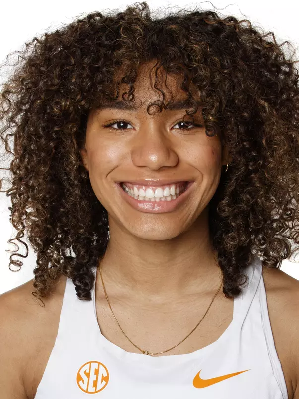 KNOXVILLE, TN - JANUARY 06, 2021 - Kayla Gholar of the Tennessee Volunteers headshot taken in Knoxville, TN. Photo By Caleb Jones/Tennessee Athletics