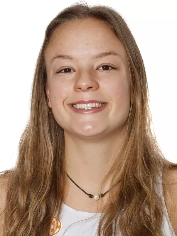 KNOXVILLE, TN - JANUARY 06, 2021 - Alyssa Wolf of the Tennessee Volunteers headshot taken in Knoxville, TN. Photo By Caleb Jones/Tennessee Athletics