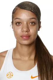 KNOXVILLE, TN - JANUARY 06, 2021 - Skyler Reynolds of the Tennessee Volunteers headshot taken in Knoxville, TN. Photo By Caleb Jones/Tennessee Athletics