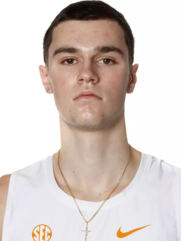 KNOXVILLE, TN - JANUARY 06, 2021 - Spencer Brown of the Tennessee Volunteers headshot taken in Knoxville, TN. Photo By Caleb Jones/Tennessee Athletics