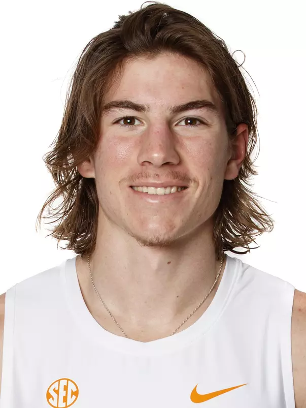 KNOXVILLE, TN - JANUARY 06, 2021 - Garison Breeding of the Tennessee Volunteers headshot taken in Knoxville, TN. Photo By Caleb Jones/Tennessee Athletics