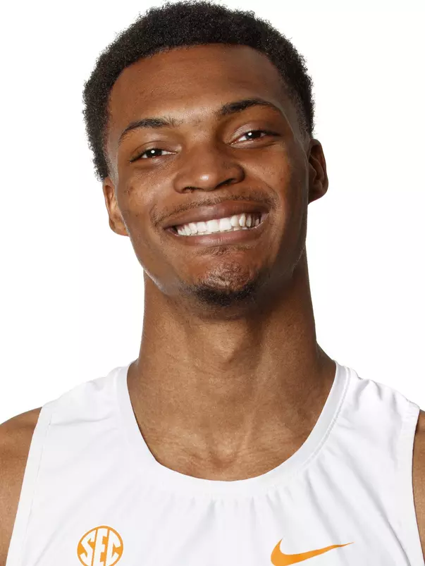 KNOXVILLE, TN - JANUARY 07, 2021 - Emmanuel Bynum of the Tennessee Volunteers headshot taken in Knoxville, TN. Photo By Caleb Jones/Tennessee Athletics