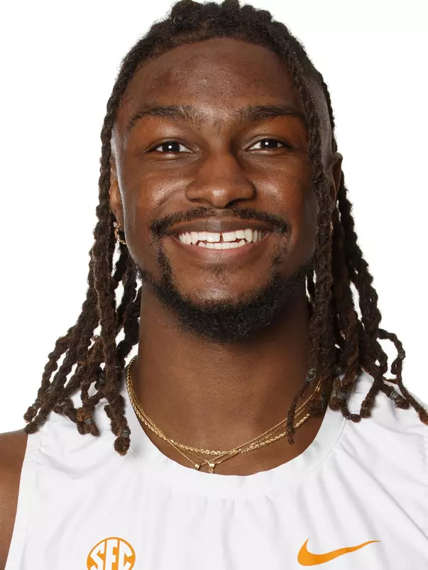 KNOXVILLE, TN - JANUARY 07, 2021 - Anthony Riley of the Tennessee Volunteers headshot taken in Knoxville, TN. Photo By Caleb Jones/Tennessee Athletics