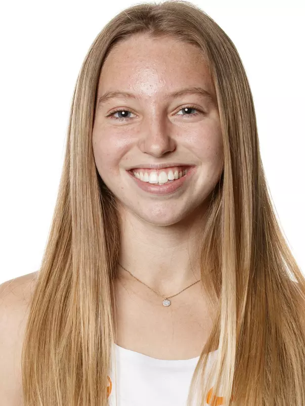 KNOXVILLE, TN - JANUARY 07, 2021 - Olivia Janke of the Tennessee Volunteers headshot taken in Knoxville, TN. Photo By Caleb Jones/Tennessee Athletics