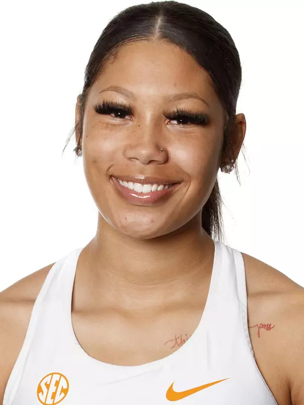 KNOXVILLE, TN - JANUARY 07, 2021 - PromÕMyse Hoosier of the Tennessee Volunteers headshot taken in Knoxville, TN. Photo By Caleb Jones/Tennessee Athletics