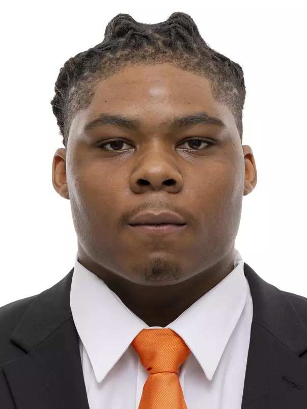 KNOXVILLE, TN - June 03, 2021 - Offensive lineman Javontez Spraggins #76 of the Tennessee Volunteers headshot taken in Knoxville, TN. Photo By Andrew Ferguson/Tennessee Athletics