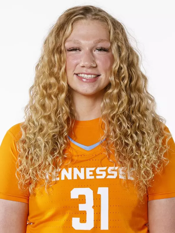 Emily Saunders Head Shot