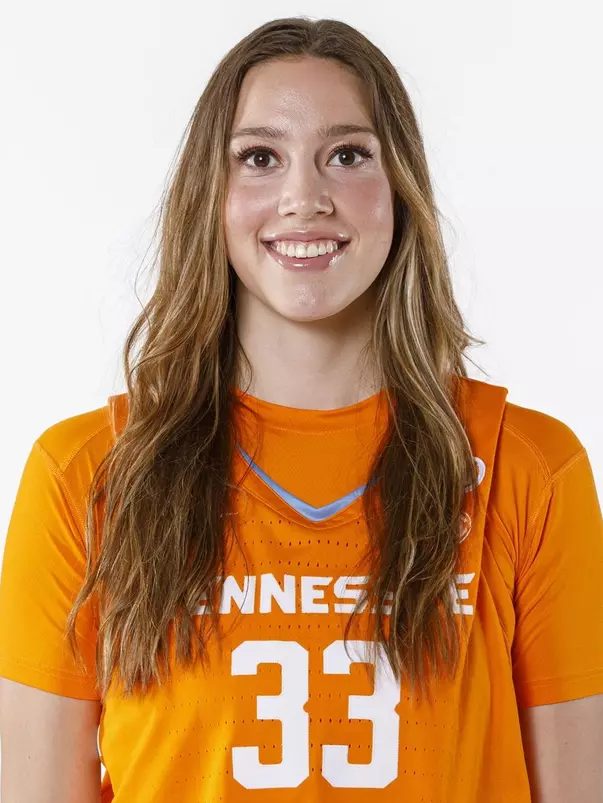 Marta Suárez Head Shot