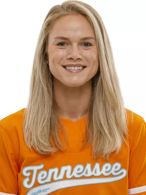 KNOXVILLE, TN - September 17, 2021 - Pitcher Samantha Bender #6 of the Tennessee Lady Volunteers headshot taken in Knoxville, TN. Photo By Caleb Jones/Tennessee Athletics