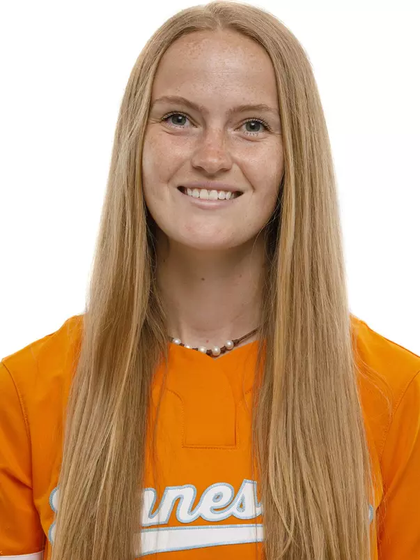 KNOXVILLE, TN - September 17, 2021 - Utility Amanda Curran #22 of the Tennessee Lady Volunteers headshot taken in Knoxville, TN. Photo By Caleb Jones/Tennessee Athletics