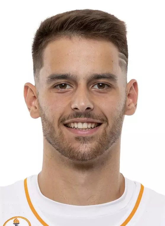 KNOXVILLE, TN - September 16, 2021 - Guard Santiago Vescovi #25 of the Tennessee Volunteers portrait taken during 2021 Photo Day at Pratt Pavilion in Knoxville, TN. Photo By Andrew Ferguson/Tennessee Athletics