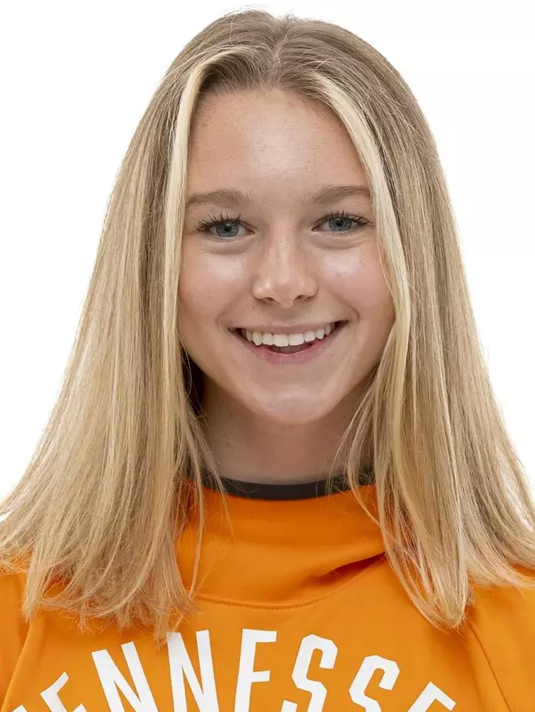 Olivia Barnes Headshot