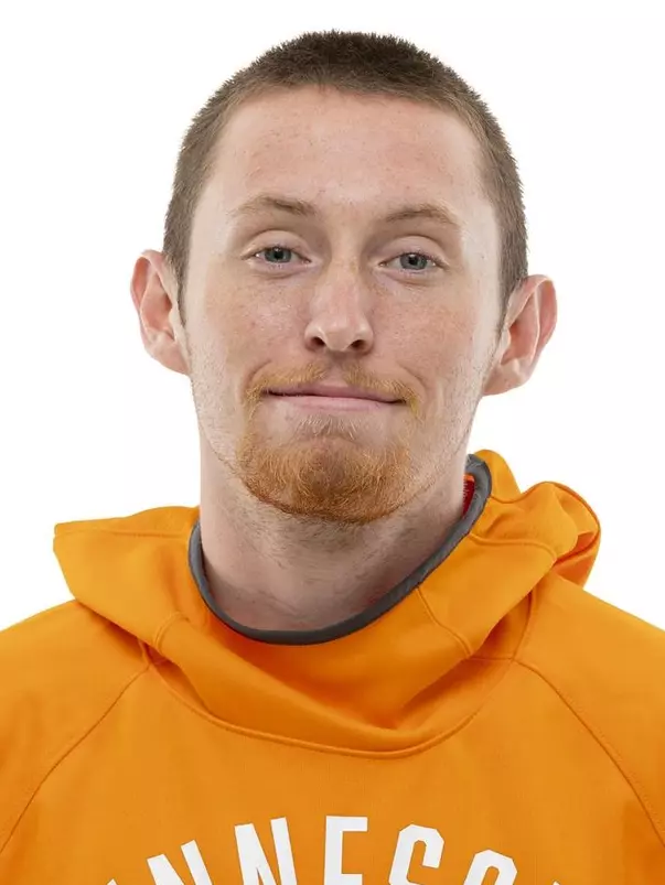 Riley Buchholz Headshot