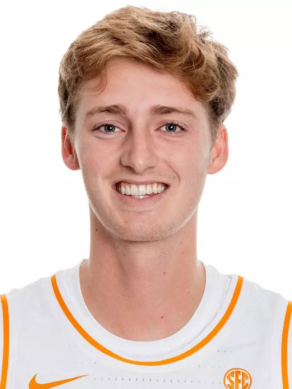 KNOXVILLE, TN - October 04, 2022 - Guard Isaiah Sulack #31 of the Tennessee Volunteers portrait taken in Knoxville, TN. Photo By Andrew Ferguson/Tennessee Athletics