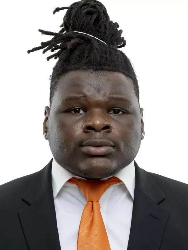 KNOXVILLE, TN - April 26, 2022 - Defensive lineman Elijah Simmons #51 of the Tennessee Volunteers headshot taken in Knoxville, TN. Photo By Andrew Ferguson/Tennessee Athletics