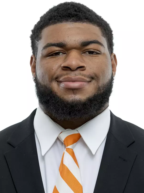 KNOXVILLE, TN - April 26, 2022 - Defensive lineman Omari Thomas #21 of the Tennessee Volunteers headshot taken in Knoxville, TN. Photo By Andrew Ferguson/Tennessee Athletics