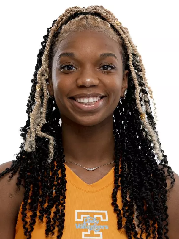 Erykah Lovett Headshot 2022