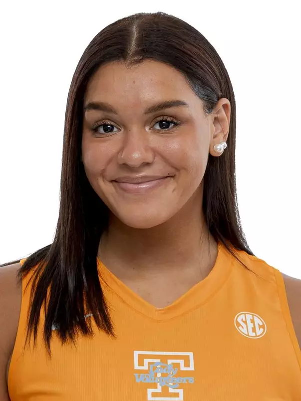 Kadynce Boothe Headshot 2022