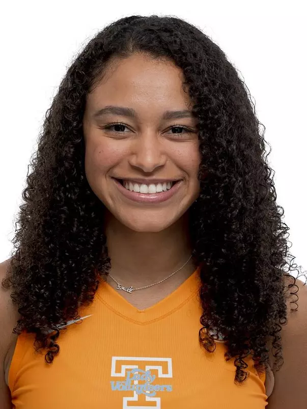 Kylie Robinson Headshot 2022