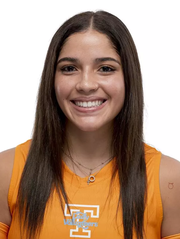 Paola Laborda Headshot 2022