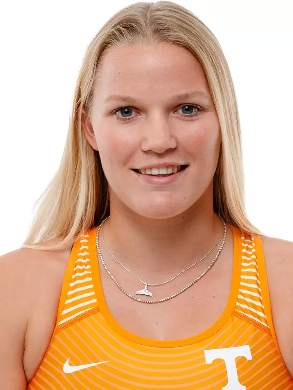 Megan Hewison Headshot