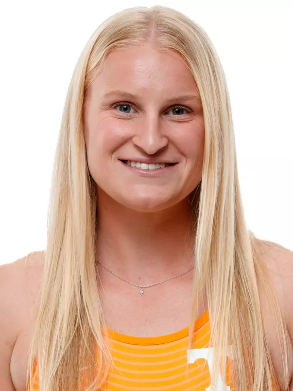 Sophie Hill Headshot