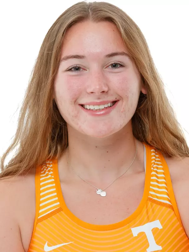 Stella Mirkovic Headshot