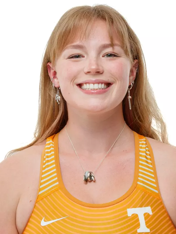 Grace Wolfenbarger Headshot