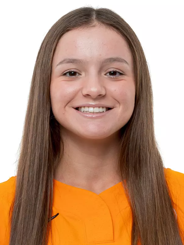 Bella Faw Headshot 2024