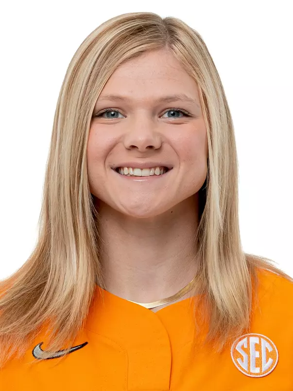 Laura Mealer Headshot 2024