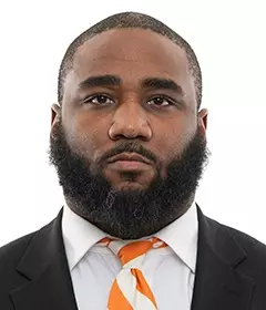 Robert Ayers Jr.