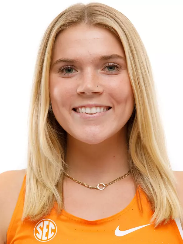 KNOXVILLE, TN - September 06, 2022 - Jette Davidson of the Tennessee Volunteers headshot taken in Knoxville, TN. Photo By Kate Luffman/Tennessee Athletics