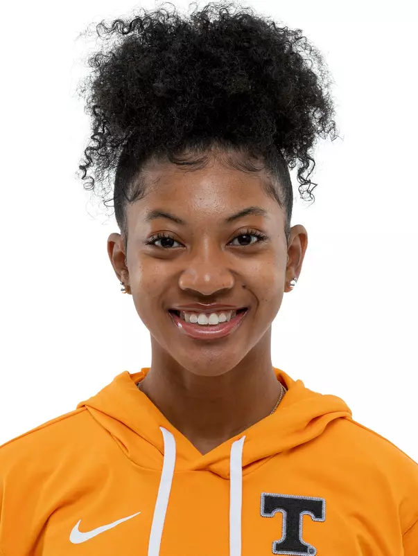 KNOXVILLE, TN - September 07, 2022 - Mia O'Neil of the Tennessee Volunteers headshot taken in Knoxville, TN. Photo By Andrew Ferguson/Tennessee Athletics