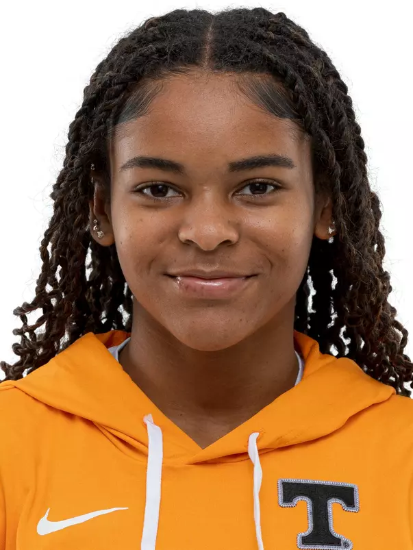 KNOXVILLE, TN - September 07, 2022 - Jonah Ross of the Tennessee Volunteers headshot taken in Knoxville, TN. Photo By Andrew Ferguson/Tennessee Athletics