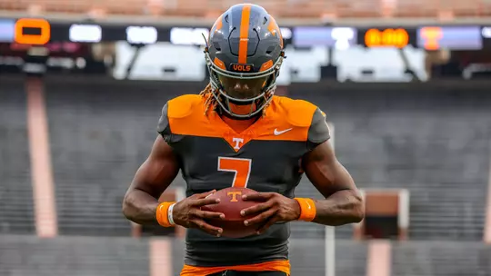 Tennessee Unveils "Artful Dodger" Smokey Grey Uniform