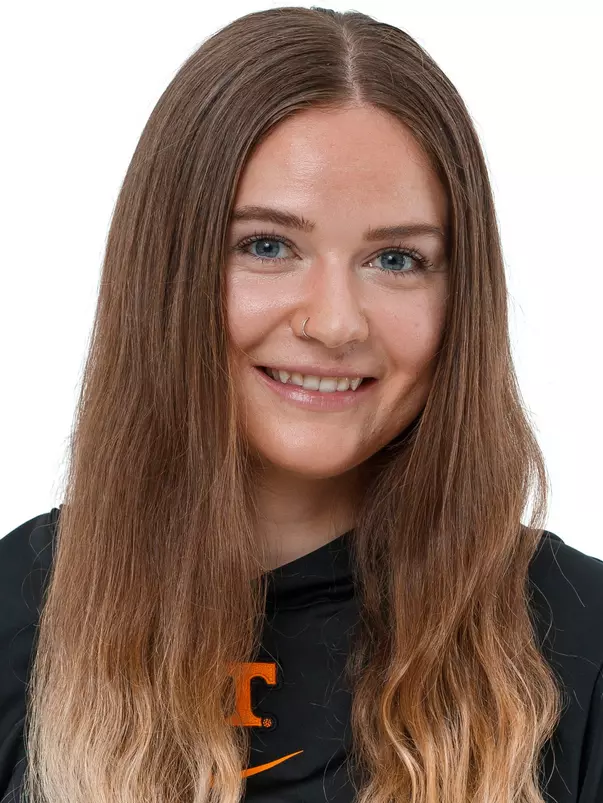 Jasmine Fehr headshot