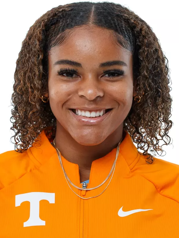 KNOXVILLE, TN - August 24, 2023 - Jonah Ross of the Tennessee Volunteers headshot taken in Knoxville, TN. Photo By Kate Luffman/Tennessee Athletics