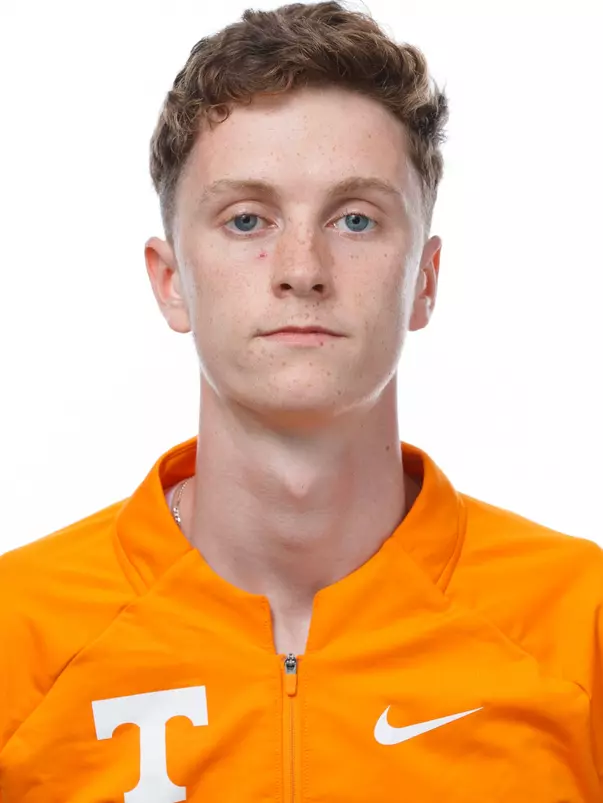 KNOXVILLE, TN - August 21, 2025 - Oliver MacDonald of the Tennessee Volunteers headshot taken in Knoxville, TN. Photo By Kate Luffman/Tennessee Athletics