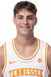 KNOXVILLE, TN - September 22, 2025 - Guard Gavin Paull #11 of the Tennessee Volunteers portrait taken during photo day in Knoxville, TN. Photo By Andrew Ferguson/Tennessee Athletics
