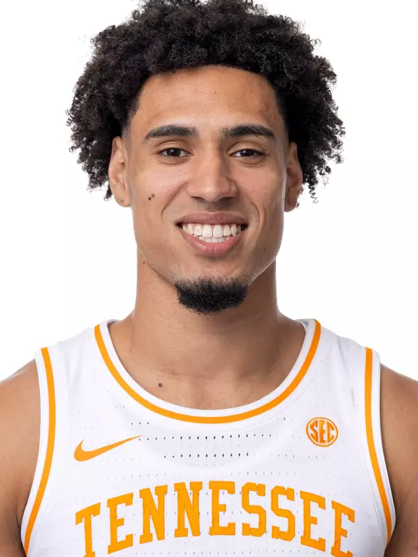 KNOXVILLE, TN - September 22, 2025 - Guard Bishop Boswell #3 of the Tennessee Volunteers portrait taken during photo day in Knoxville, TN. Photo By Andrew Ferguson/Tennessee Athletics