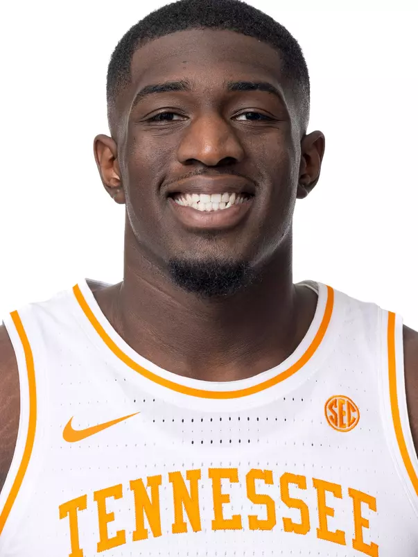 KNOXVILLE, TN - September 22, 2025 - Forward DeWayne Brown II #6 of the Tennessee Volunteers portrait taken during photo day in Knoxville, TN. Photo By Andrew Ferguson/Tennessee Athletics