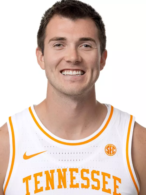 KNOXVILLE, TN - September 22, 2025 - Guard Grant Hurst #7 of the Tennessee Volunteers portrait taken during photo day in Knoxville, TN. Photo By Andrew Ferguson/Tennessee Athletics