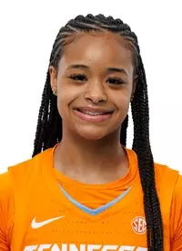 Mia Pauldo Head Shot 25-26