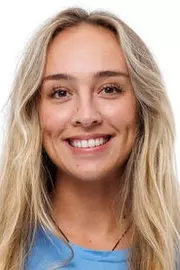 Stevie Mabey Headshot