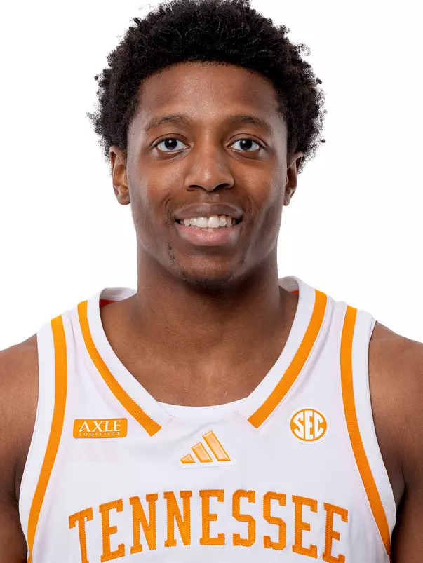 Dai Dai Ames Headshot 2026-27
