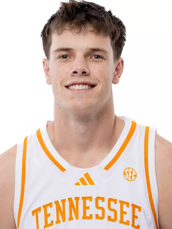 KNOXVILLE, TN - July 15, 2026 - Guard Campbell Duncan #21 of the Tennessee Volunteers headshot taken in Knoxville, TN. Photo By Andrew Ferguson/Tennessee Athletics
