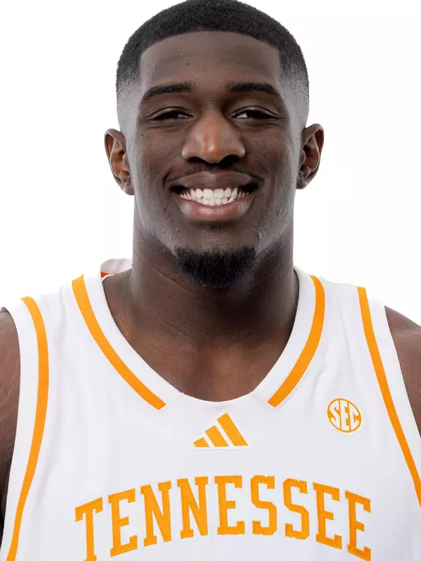 KNOXVILLE, TN - July 15, 2026 - Forward DeWayne Brown II #6 of the Tennessee Volunteers headshot taken in Knoxville, TN. Photo By Andrew Ferguson/Tennessee Athletics