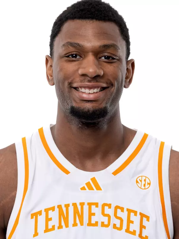 KNOXVILLE, TN - August 11, 2026 - Forward Jalen Washington #9 of the Tennessee Volunteers headshot taken in Knoxville, TN. Photo By Andrew Ferguson/Tennessee Athletics