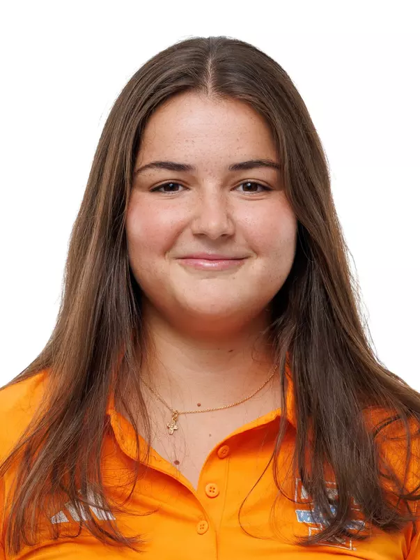 Martina Lopez-Lanchares Headshot