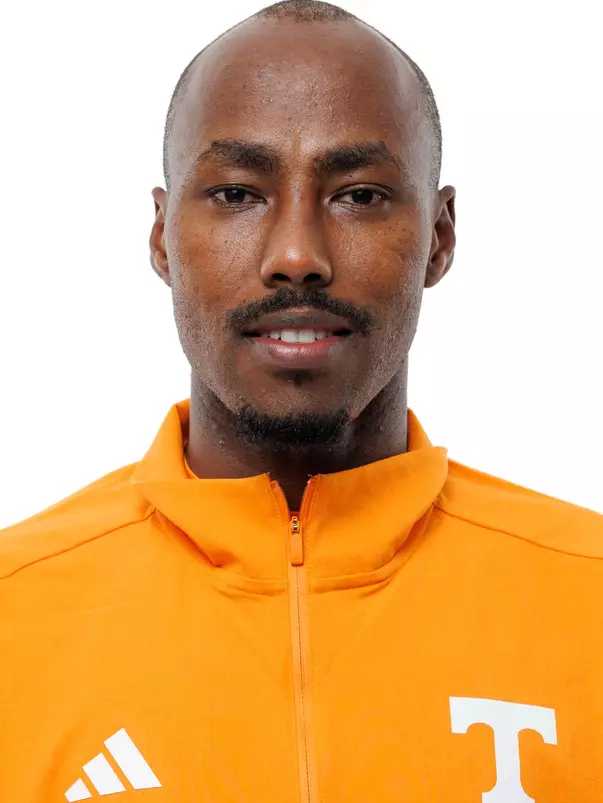 KNOXVILLE, TN - August 25, 2026 - Nelson Mapi Setek of the Tennessee Volunteers headshot taken in Knoxville, TN. Photo By Kate Luffman/Tennessee Athletics